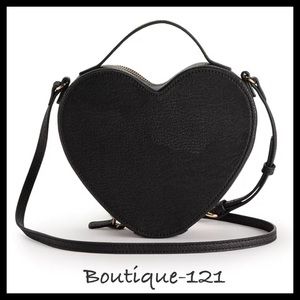 Heart Crossbody Bag!❤️